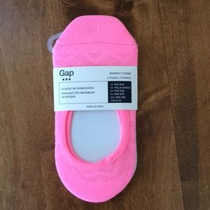 “No Show” Socks! Two pairs 🧦🧦🧦